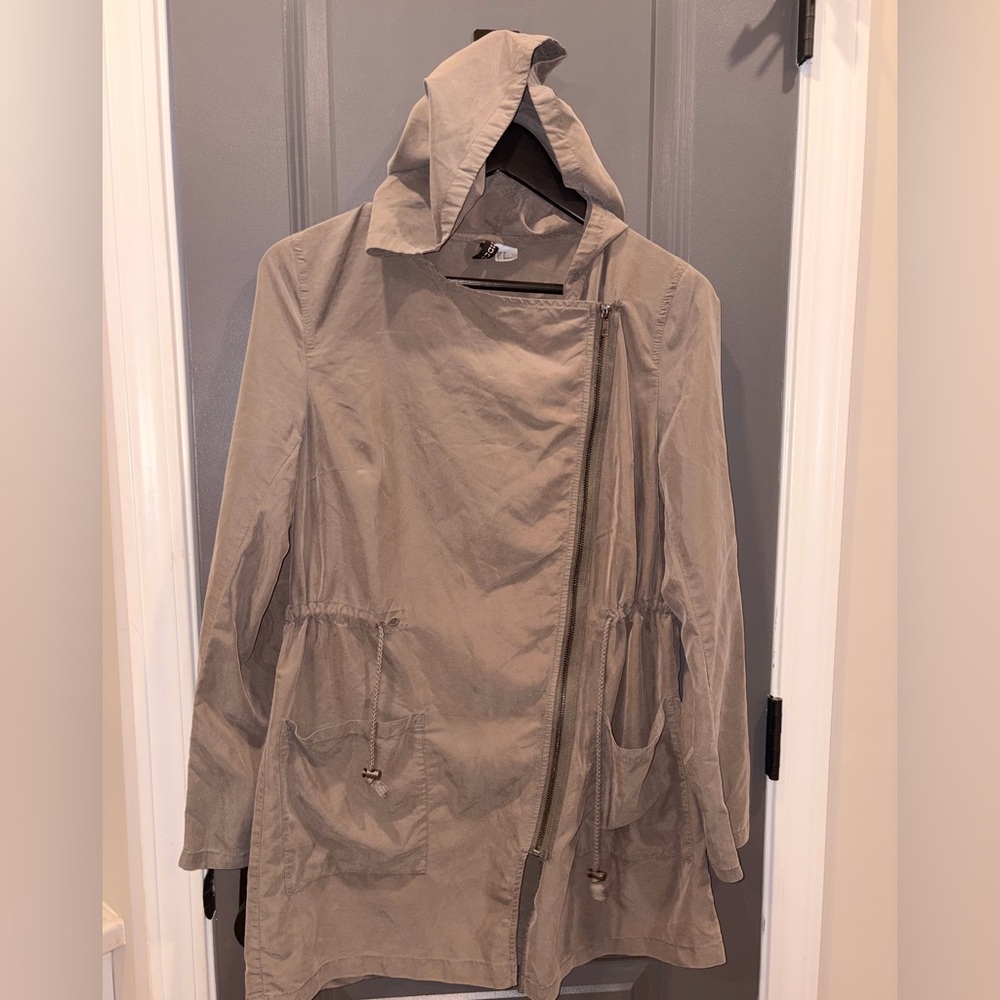 DIVIDED H&M Lightweight Spring Jacket with Hood and Cinched Waist- size 6